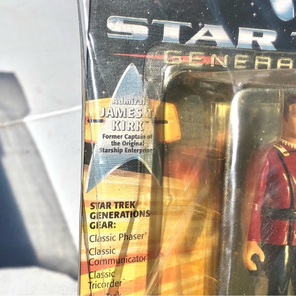 NWT Vintage 1994 Star Trek Captain Kirk Action Figure - Picture 13 of 16
